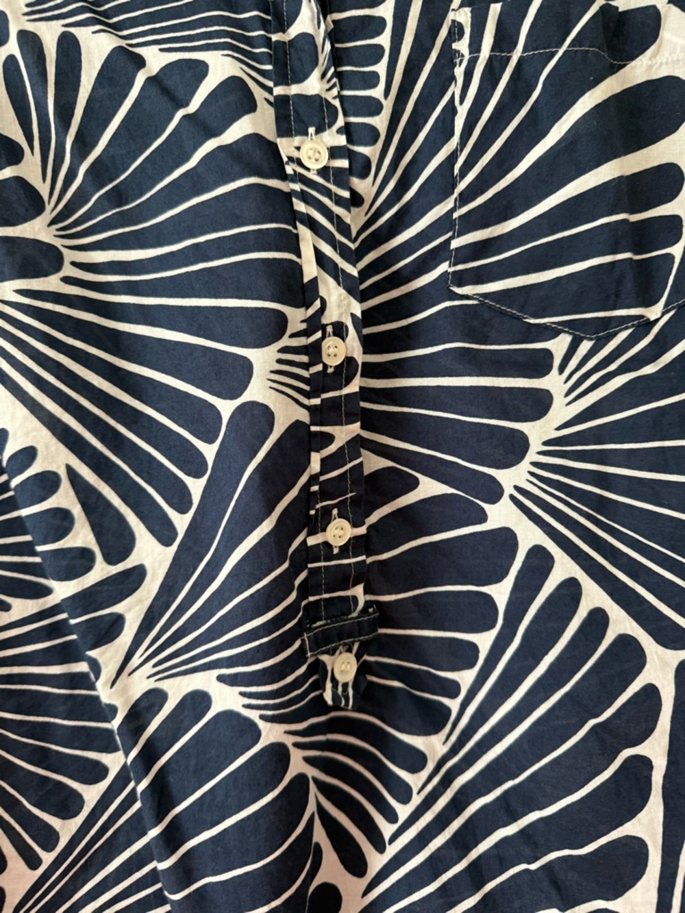 J. Crew Popover Navy Palm Print size Medium - Picture 3 of 5